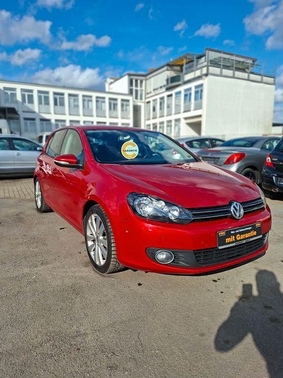 Gebraucht VW Golf VI Team 105 PS (77 kW) 2010 Rot Kleinwagen