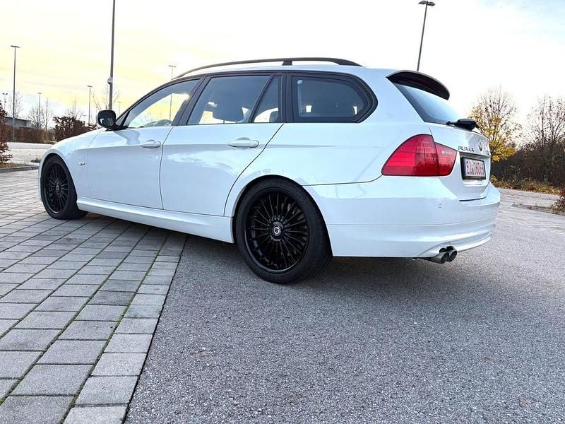 Weiß Gebraucht 2009 Alpina D3 Limousine | 13.900 € - Bild 1/4