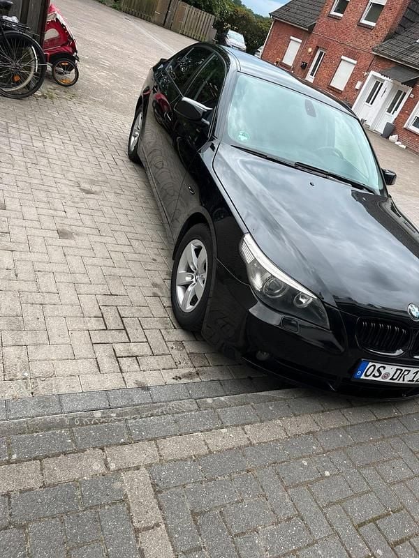 Schwarz Gebraucht 2004 BMW 525 Limousine | 3.200 € (Superpreis) - Bild 1/4