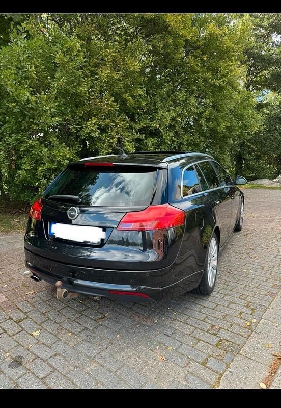 Gebraucht Opel Insignia 160 PS (117 kW) 2012 Schwarz Kombi