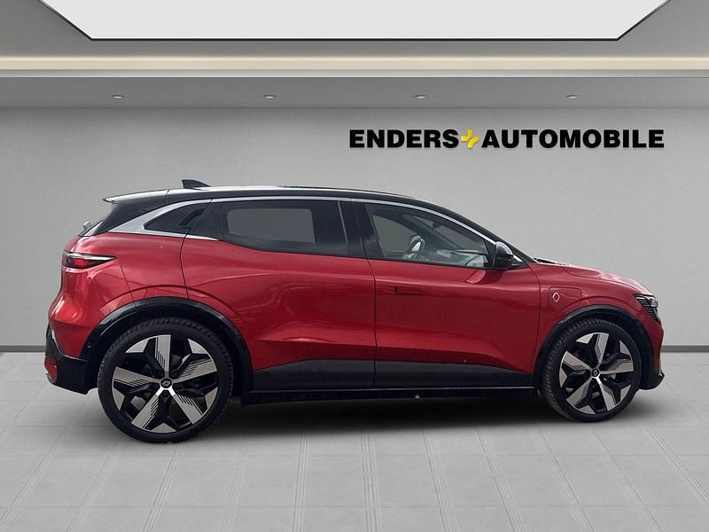 Gebraucht Renault Megane E-Tech Techno 160 kW (218 PS) 2022 Dezirrot, dach black pearlsc Limousine