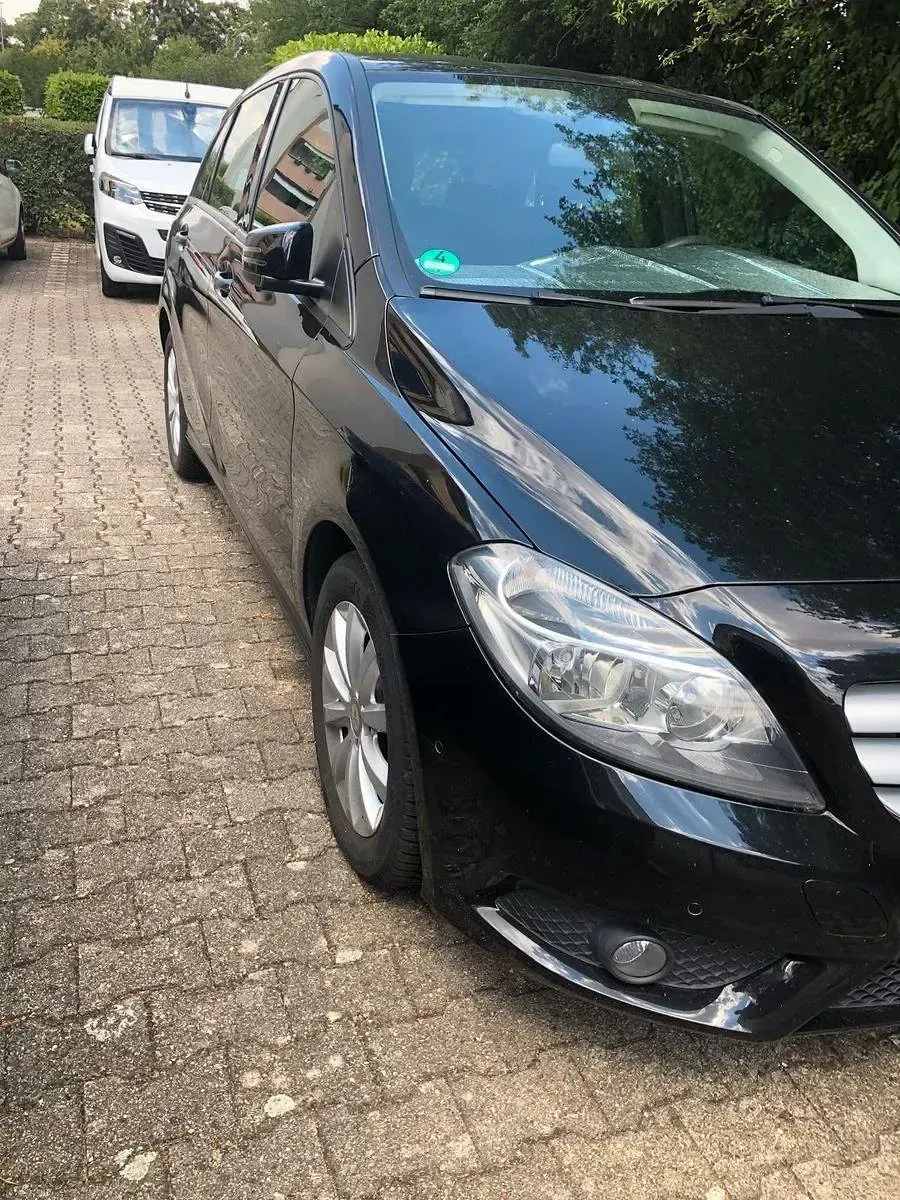 Gebraucht Mercedes B200 136 PS (100 kW) 2014 Schwarz Kleinwagen