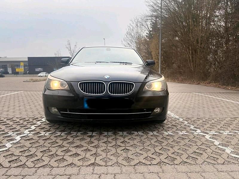 Gebraucht BMW 530 332 PS (244 kW) 2008 Schwarz Kombi