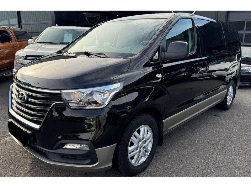 Schwarz Gebraucht 2018 Hyundai H-1 Van / Kleinbus | 29.900 € (Teuer) - Bild 1/4