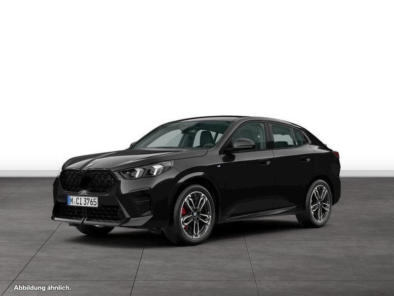 Black sapphire metallic Gebraucht 2024 BMW X2 Luxury Line SUV | 45.124 € (Superpreis) - Bild 1/4