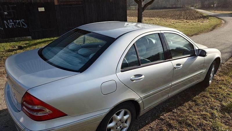 Gebraucht Mercedes C200 Elegance 163 PS (119 kW) 2002 Grau Limousine