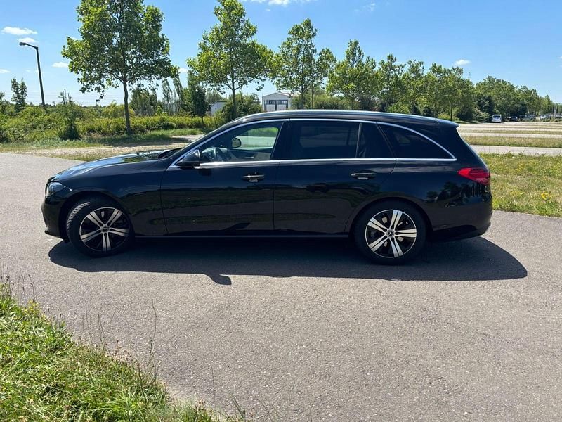 Gebraucht Mercedes C200 204 PS (150 kW) 2022 Schwarz Kombi