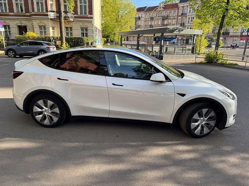 Gebraucht Tesla Model Y RWD 188 kW (256 PS) 2023 Weiß SUV