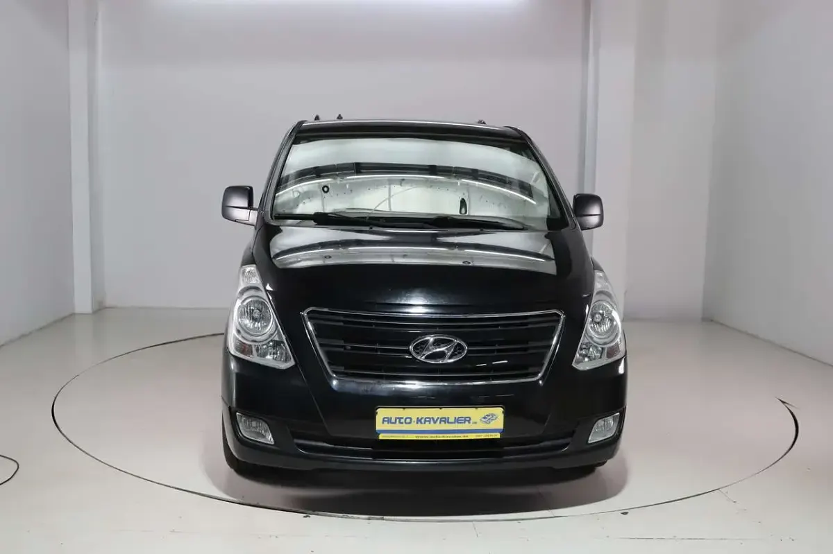 Gebraucht Hyundai H-1 170 PS (125 kW) 2015 Schwarz Van / Kleinbus