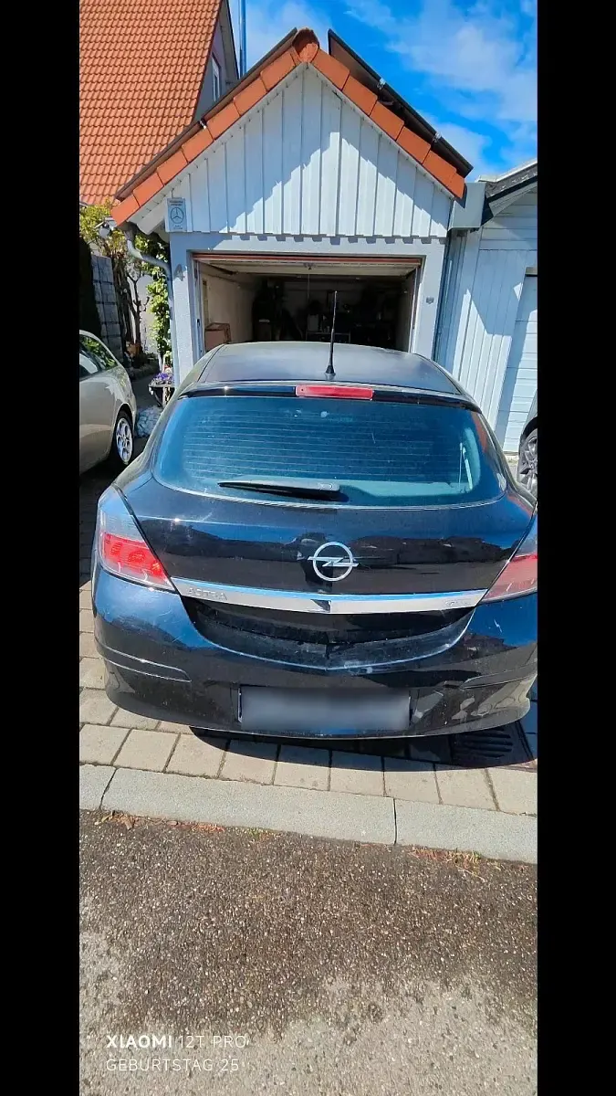 Second-hand Opel Astra 105 CP (77 kW) 2006 Negru Coupe