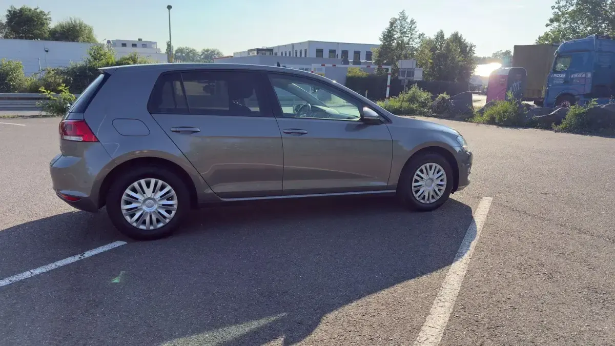 Gebraucht VW Golf VII Highline 140 PS (102 kW) 2013 Grau Limousine