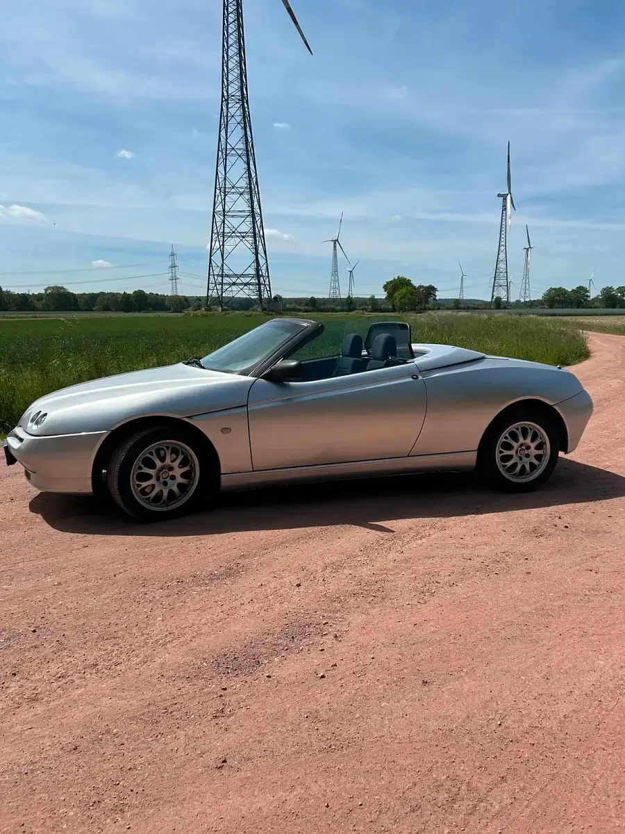 Gebraucht Alfa Romeo Spider 150 PS (110 kW) 2000 Silber Cabrio