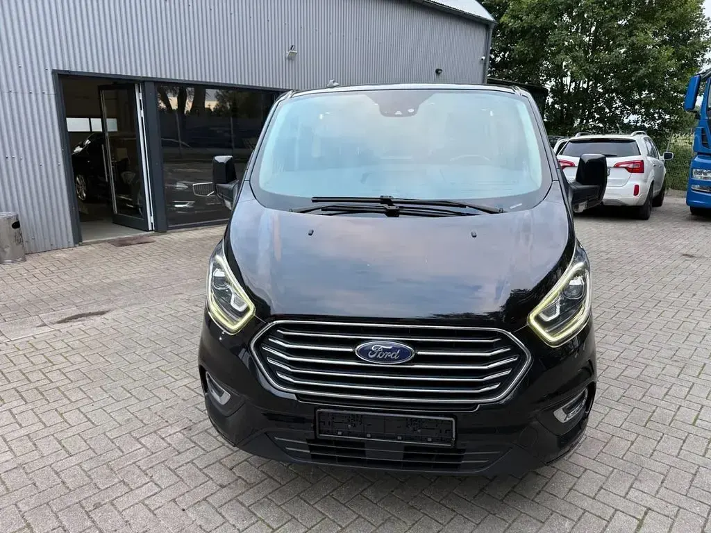Gebraucht Ford Tourneo 131 PS (96 kW) 2022 Schwarz Kombi