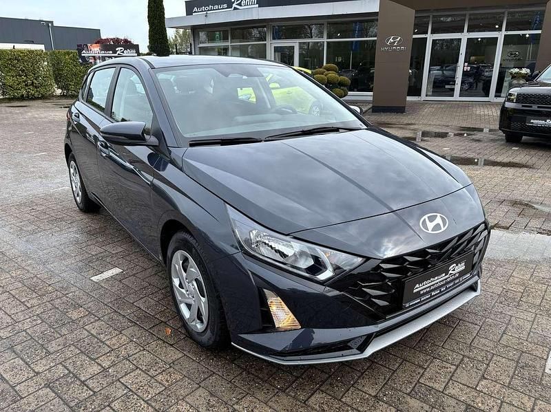 Neu Hyundai i20 90 PS (66 kW) 2026 Aurora grey Kleinwagen