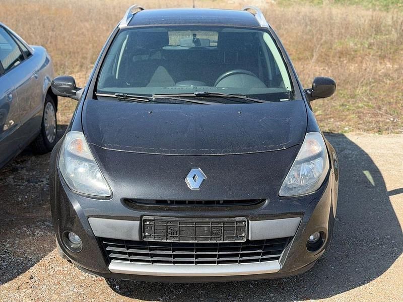 Gebraucht Renault Clio II 103 PS (75 kW) 2011 Limousine