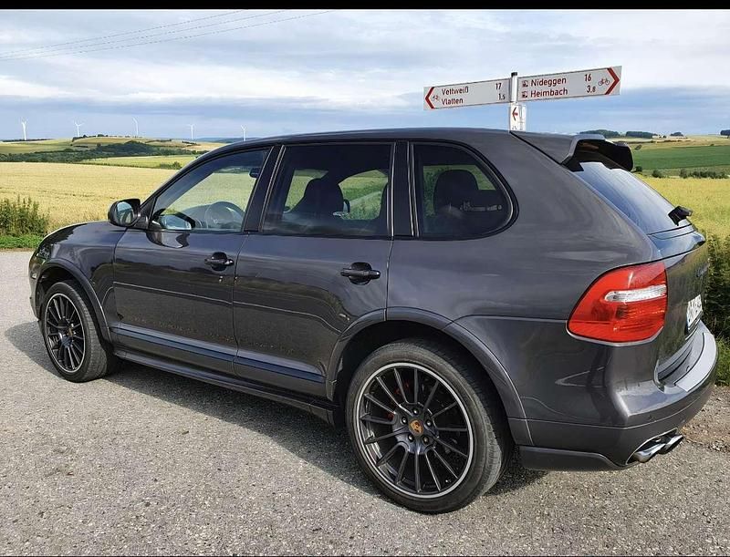 Grau Gebraucht 2009 Porsche Cayenne GTS Edition SUV | 19.900 € (Fairer Preis) - Bild 1/4
