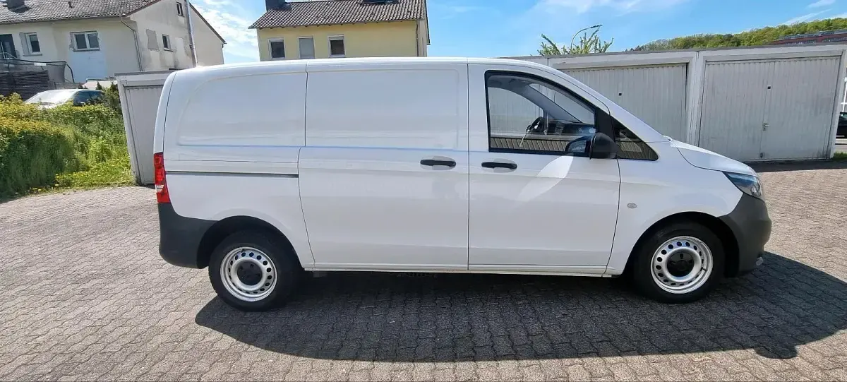 Używany Mercedes Vito 115 KM (84 kW) 2016 Biały Van