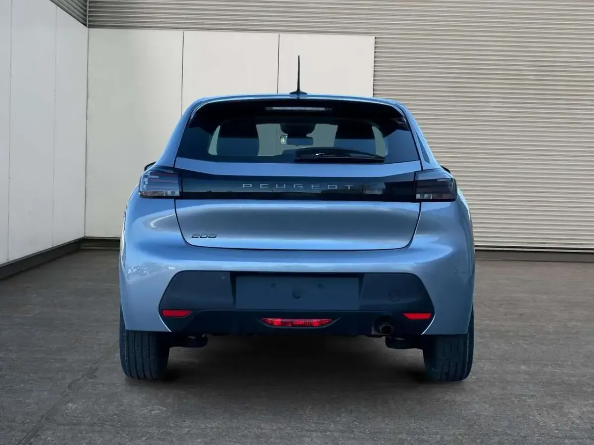 Neu Peugeot 208 Style 101 PS (74 kW) 2026 Grau Kleinwagen