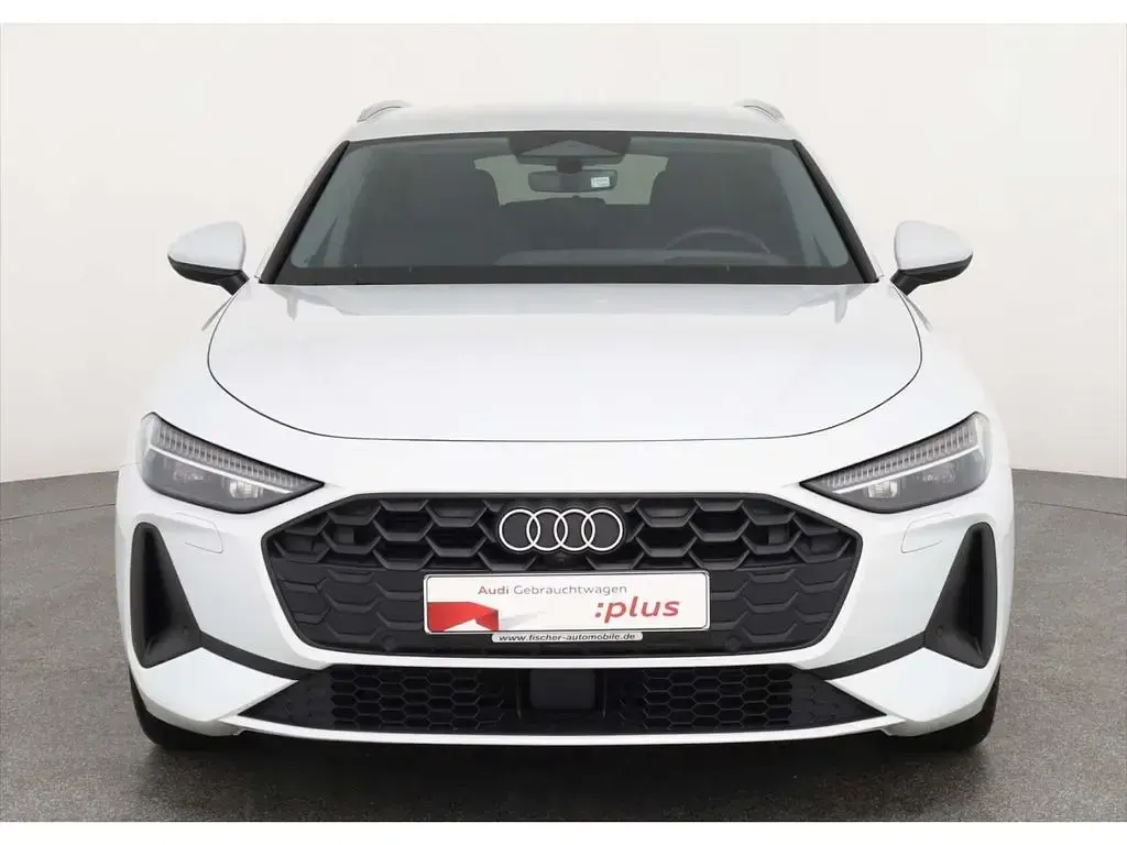 Gebraucht Audi A5 Ambiente 204 PS (150 kW) 2025 Gletscherweiß metallic Kombi