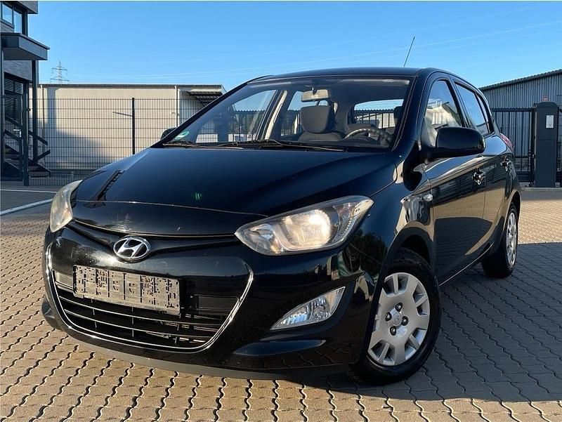 Schwarz Gebraucht 2012 Hyundai i20 Kleinwagen | 1.850 € (Superpreis) - Bild 1/4