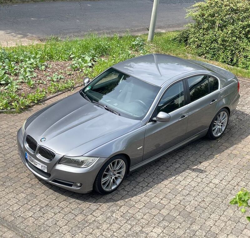 Grau Gebraucht 2009 BMW 335 Performance Limousine | 10.400 € (Superpreis) - Bild 1/4