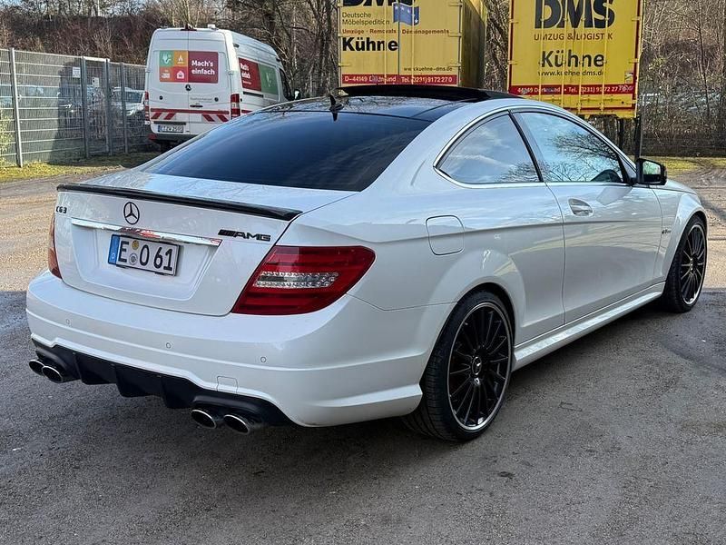 Gebraucht Mercedes C63 AMG AMG 487 PS (358 kW) 2011 Weiß Coupé