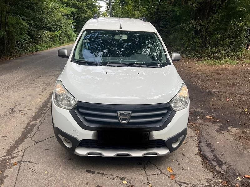 Weiß Gebraucht 2016 Dacia Dokker Van | 2.999 € - Bild 1/4
