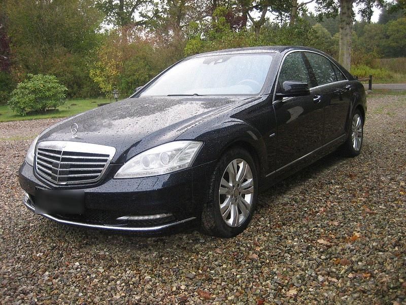 Gebraucht Mercedes S500 435 PS (319 kW) 2011 Blau Limousine