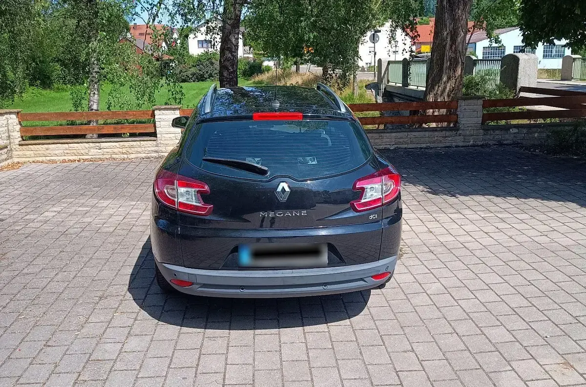 Gebraucht Renault Mégane GrandTour 110 PS (80 kW) 2014 Schwarz Kombi