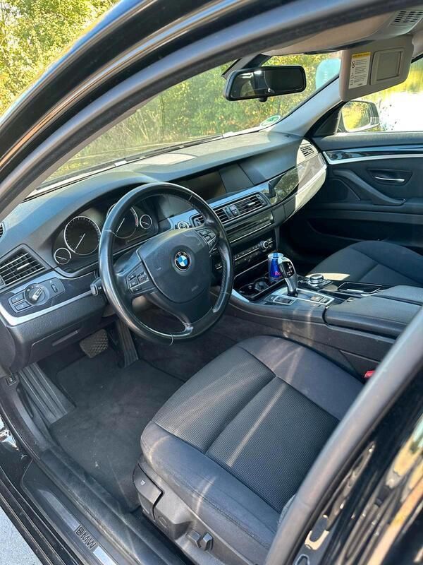 Schwarz Gebraucht 2012 BMW 520 Kombi | 6.800 € (Superpreis) - Bild 1/4