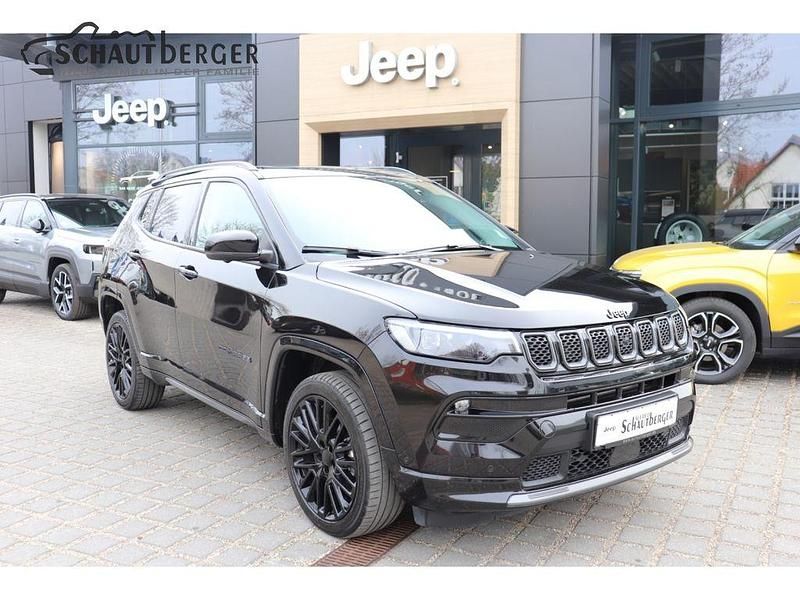 Gebraucht Jeep Compass 131 PS (96 kW) 2024 Schwarz SUV