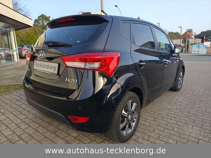 Gebraucht Hyundai ix20 YES! 90 PS (66 kW) 2017 Schwarz Kleinwagen