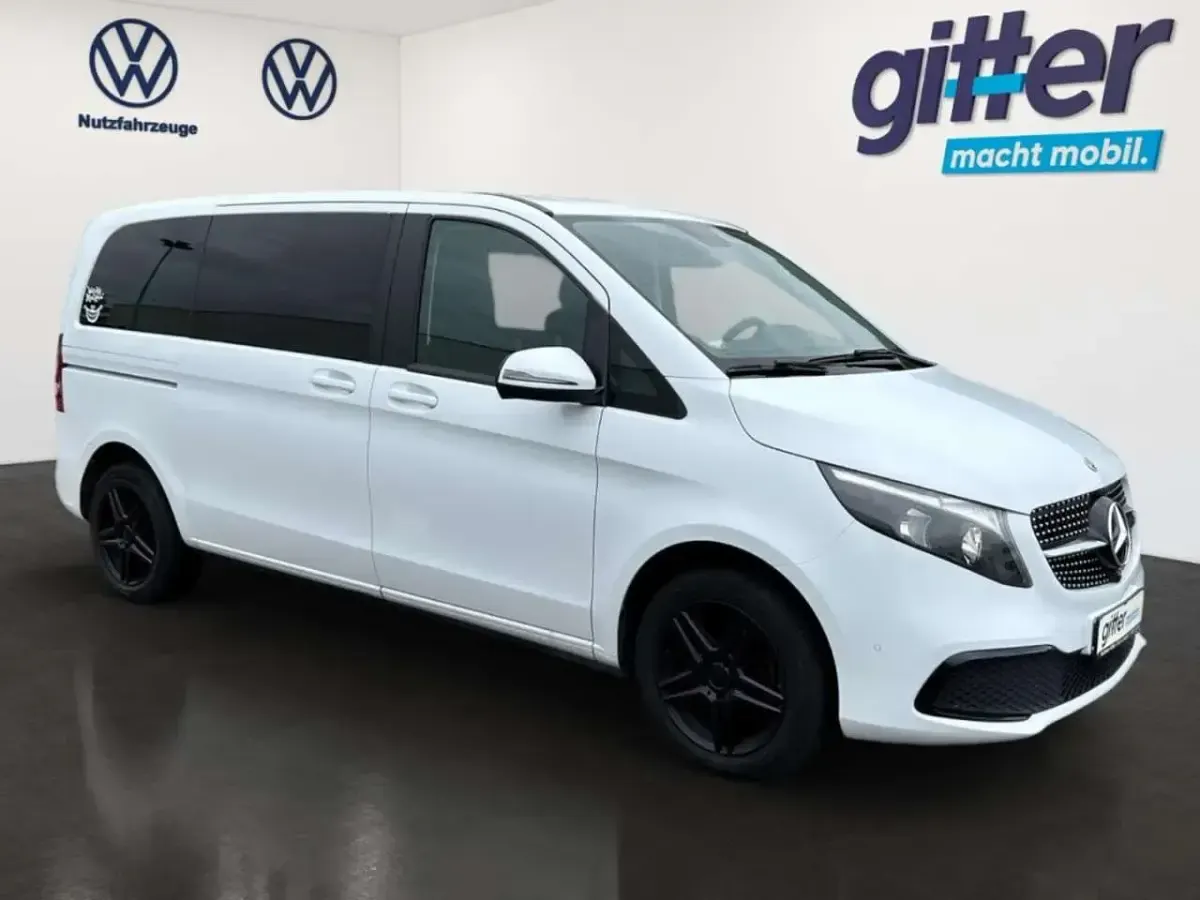 Gebraucht Mercedes V220 163 PS (119 kW) 2021 Weiß Van / Kleinbus