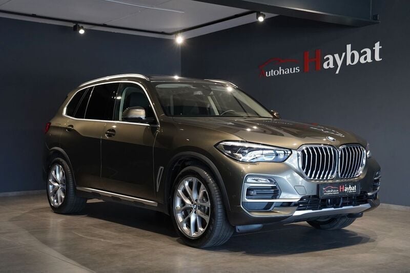 Braun Gebraucht 2019 BMW X5 Sport Line SUV | 53.850 € (Superpreis) - Bild 1/4