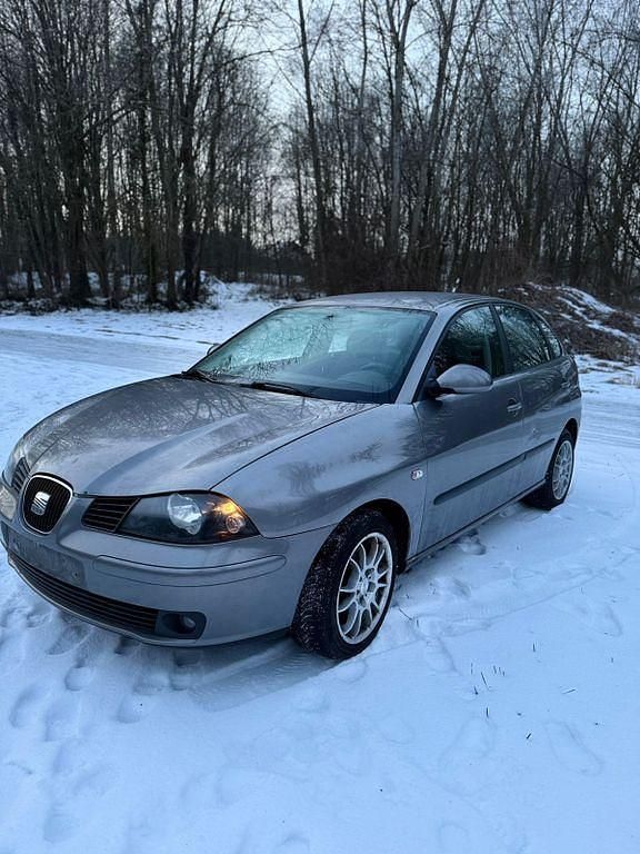Gebraucht Seat Ibiza 75 PS (55 kW) 2004 Grau Limousine