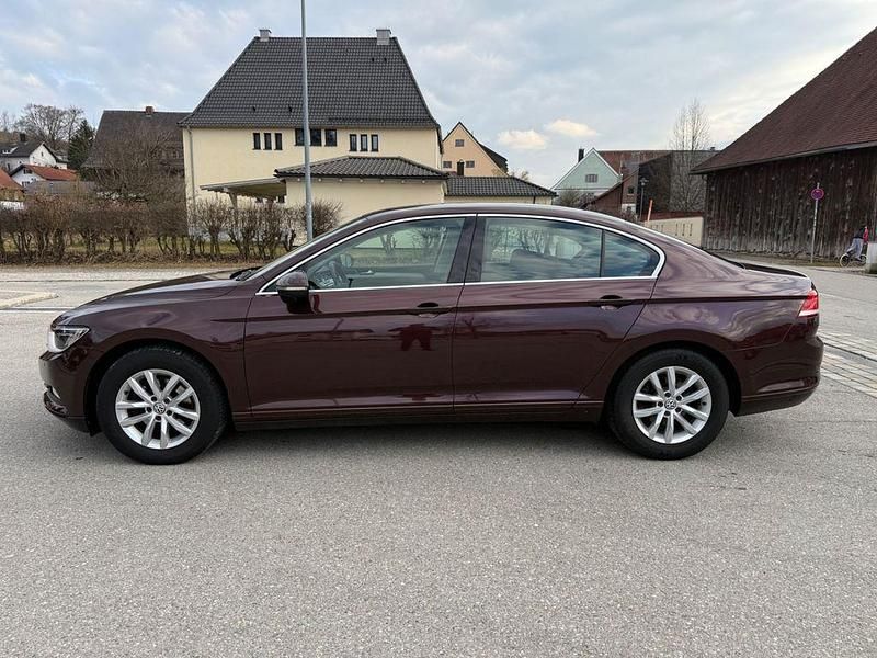 Gebraucht VW Passat Comfortline 150 PS (110 kW) 2016 Rot Limousine