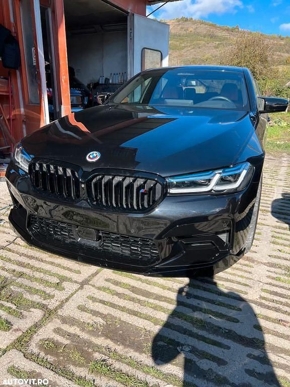 Schwarz Gebraucht 2023 BMW 530 M Performance Limousine | 52.850 € - Bild 1/4