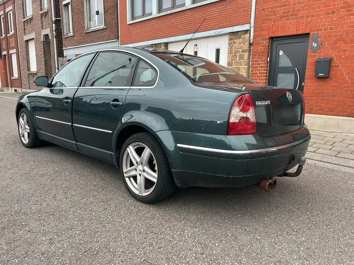 Usata VW Passat 130 CV (95 kW) 2004 Verde Berlina