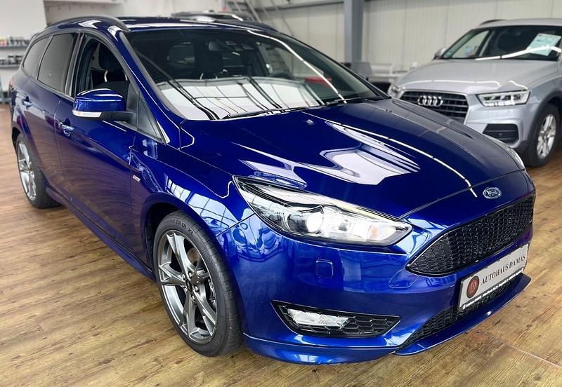 Blau Gebraucht 2017 Ford Focus ST-Line Kombi | 11.790 € (Guter Preis) - Bild 1/4