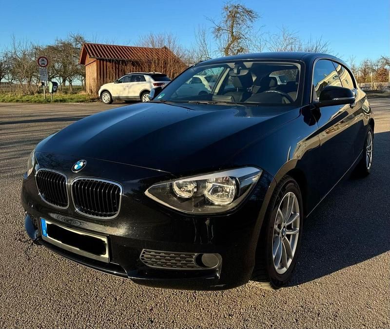 Gebraucht BMW 114 102 PS (75 kW) 2014 Schwarz Kleinwagen