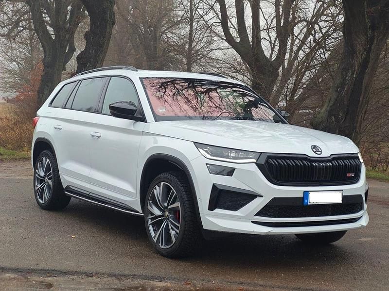 Weiß Gebraucht 2022 Skoda Kodiaq RS SUV | 38.290 € (Superpreis) - Bild 1/4