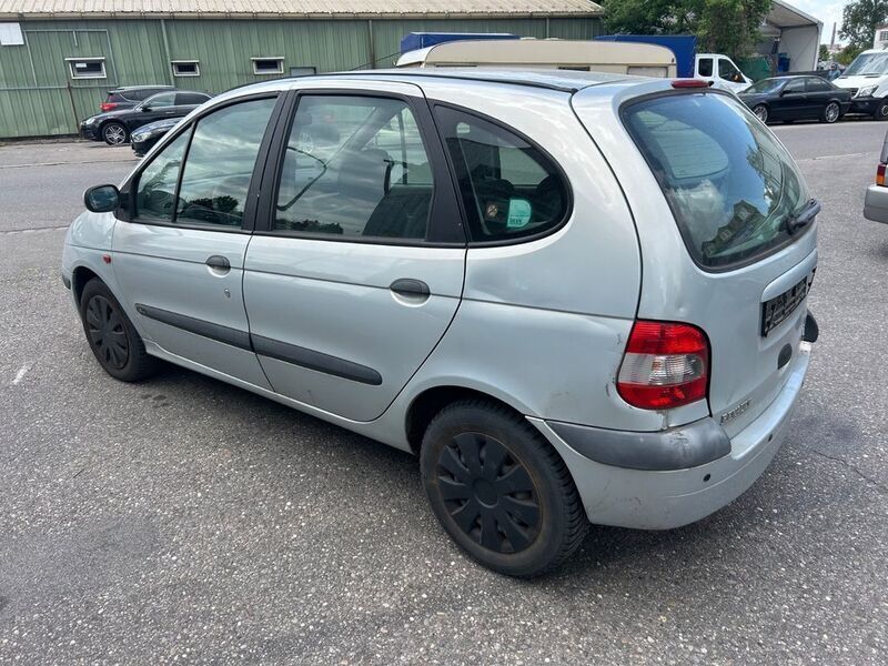 Silber Gebraucht 2001 Renault Scénic Van / Kleinbus | 1.250 € (Guter Preis) - Bild 1/4