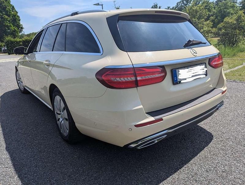 Gebraucht Mercedes E220 194 PS (142 kW) 2017 Gelb Kombi