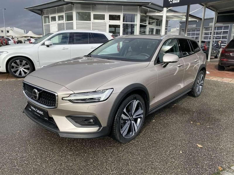 Gebraucht Volvo V60 CC Ultimate 197 PS (144 kW) 2023 Grau Kombi