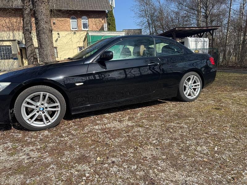 Gebraucht BMW 325 Cabriolet 204 PS (150 kW) 2011 Schwarz Cabrio