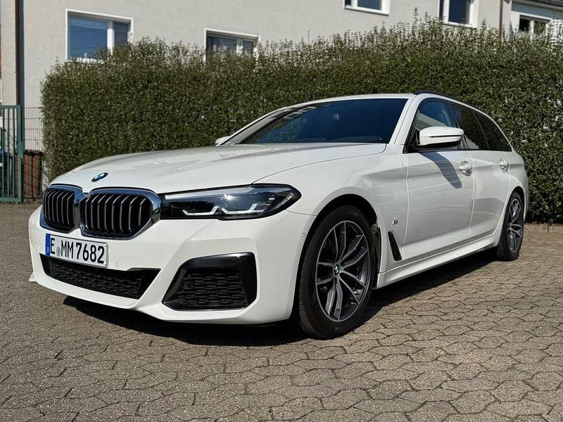 Gebraucht BMW 520 Performance 190 PS (139 kW) 2022 Weiß Kombi
