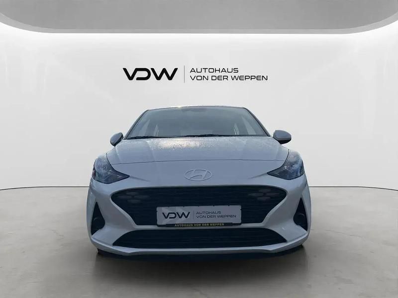 Gebraucht Hyundai i10 Select 46 PS (33 kW) 2024 Weiß Kleinwagen