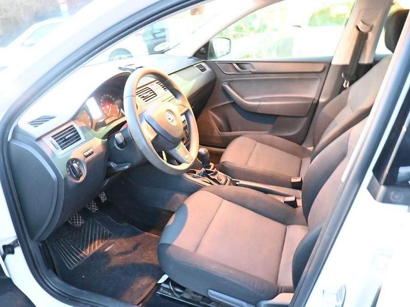 Gebraucht Skoda Rapid 75 PS (55 kW) 2014 Candyweiss  uni  Limousine