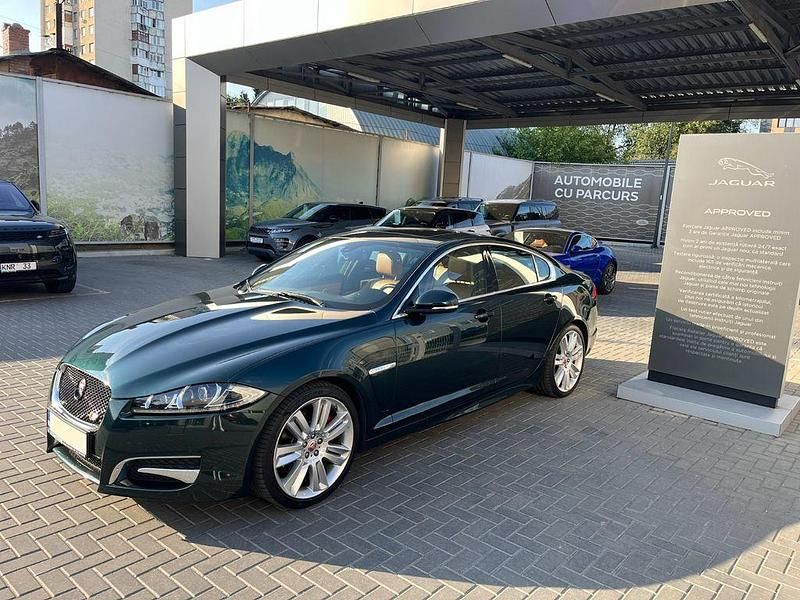Grün Gebraucht 2015 Jaguar XF S Limousine | 13.450 € (Teuer) - Bild 1/4