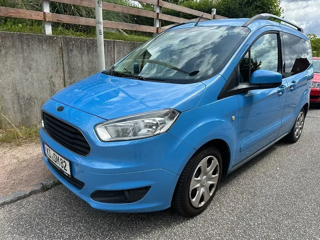 Gebraucht Ford Tourneo Courier Trend 101 PS (74 kW) 2017 Blau Van / Kleinbus